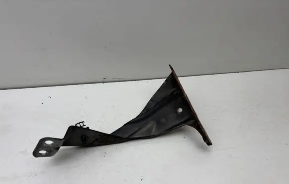 Audi A4 S4 B7 8E 8H Fender mounting bracket 8E0821135A