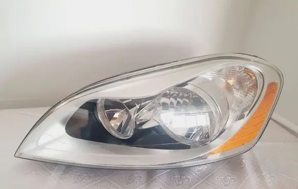 Volvo XC60 Headlight/headlamp 30763148 89902950 30763147