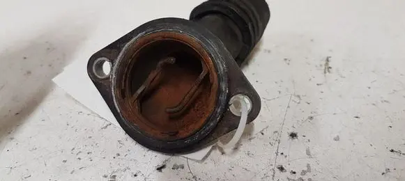 Volkswagen PASSAT B6 Thermostat housing 045121121A 03G121121F 03L121121