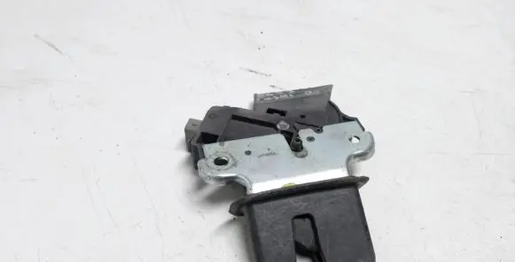Volkswagen PASSAT B6 Tailgate/trunk/boot lock/catch/latch 4F5827505D