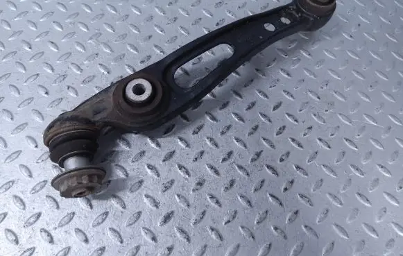 Land Rover Discovery 5 Front lower control arm/wishbone JPLA3C255DA