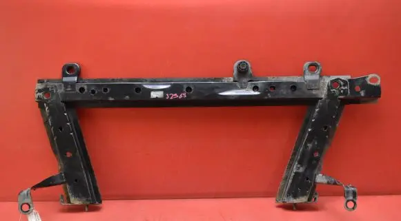 Renault Clio I Front bumper support beam