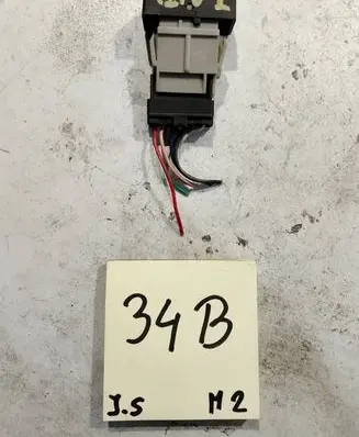 Renault Clio I Central locking switch button 7700810741