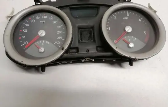 Renault Megane II Speedometer (instrument cluster) 8200399700 35110419 RCAC080727