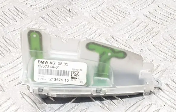 BMW 5 E60 E61 Radio antenna 695734401 21367510