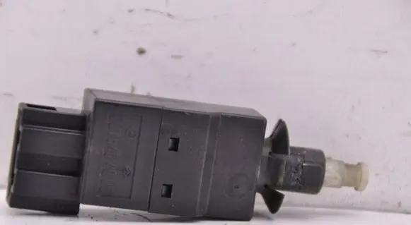 Mercedes-Benz E W211 Brake pedal sensor switch 0015454009