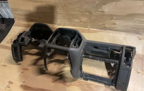 Mitsubishi Pajero Dashboard