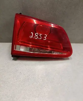 Tailgate rear/tail lights