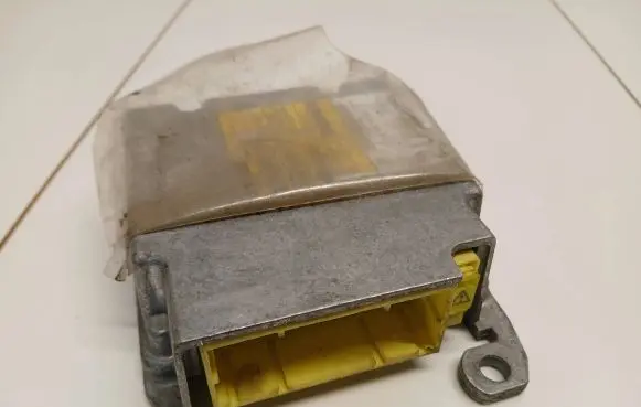 Toyota Avensis T250 Airbag control unit/module 8917005190 215955104
