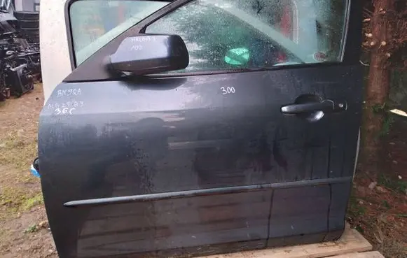 Mazda 3 I Front door