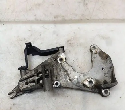 Volkswagen Touareg I Fuel pump bracket 059130147J