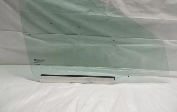 Opel Vectra B Front windscreen/windshield window 90464310