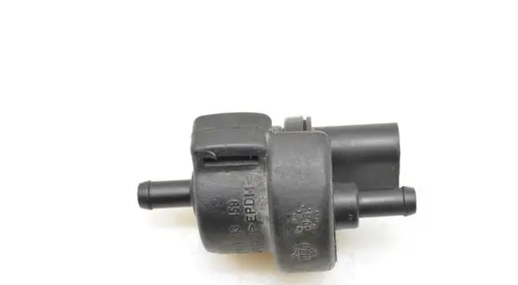 Volkswagen Golf VI Vacuum valve 058133459