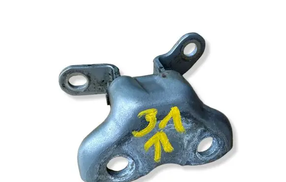 Toyota Avensis T250 Rear door upper hinge 