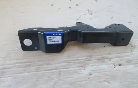 Volvo XC40 Fender mounting bracket 32277537