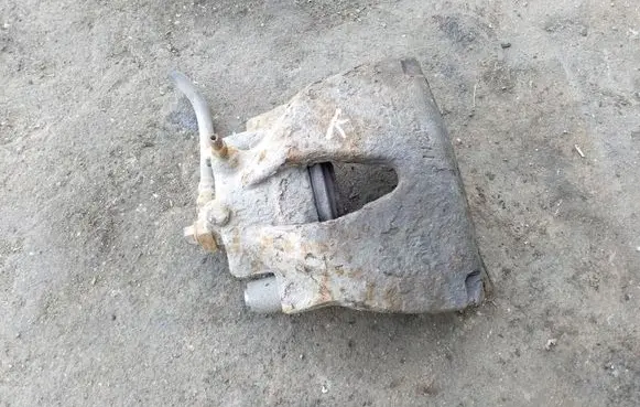 Opel Zafira A Front brake caliper