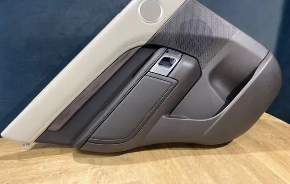Land Rover Discovery 5 Coupe rear side trim panel 