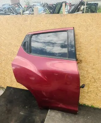 Nissan Juke I F15 Rear door 
