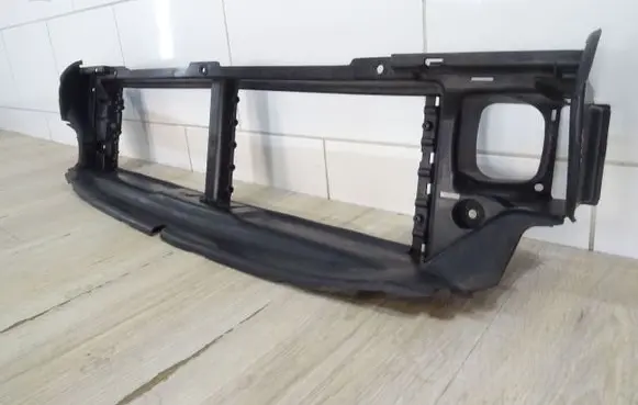 Porsche Cayenne (9PA) Front bumper upper radiator grill 31690202