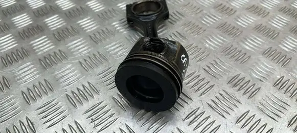 Mini Cooper Countryman R60 Piston with connecting rod 546