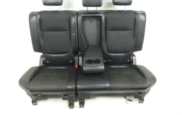 Mitsubishi Outlander Second row seats 