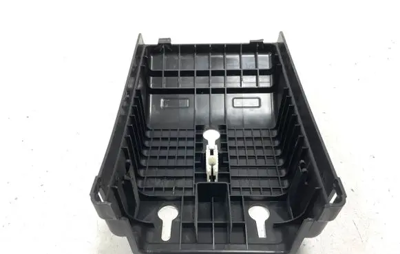 Volvo XC90 Fuse box cover 33300380 K067R