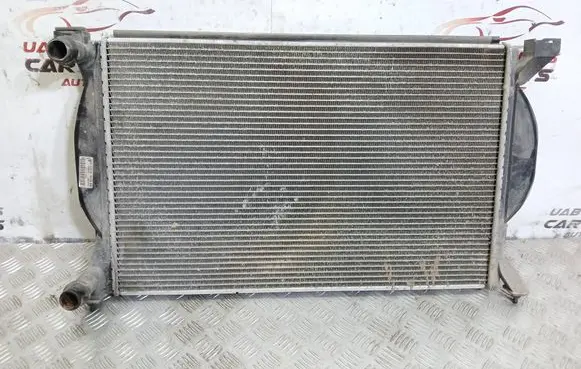 Audi A4 S4 B6 8E 8H Coolant radiator 8E0121251 09405302