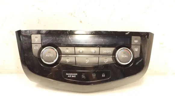 Nissan Qashqai Interior fan control switch 