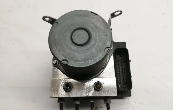 BMW X1 E84 ABS Pump 6798991