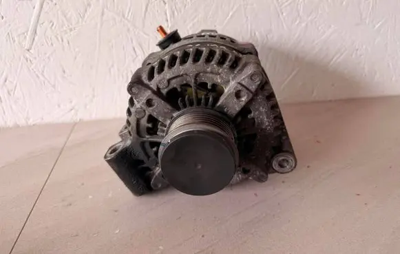 Jaguar XF X250 Generator/alternator 8X2310300CB 8X2310300CC 89215930
