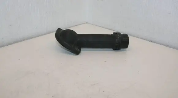 Volkswagen PASSAT B5.5 Engine coolant pipe/hose 038121121B 06B121121