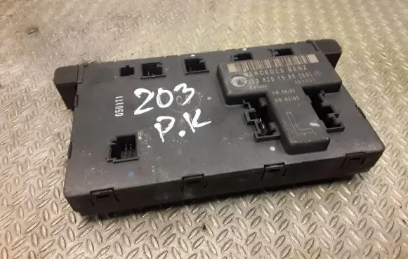 Mercedes-Benz C W203 Door control unit/module 2038201585 A2038201585