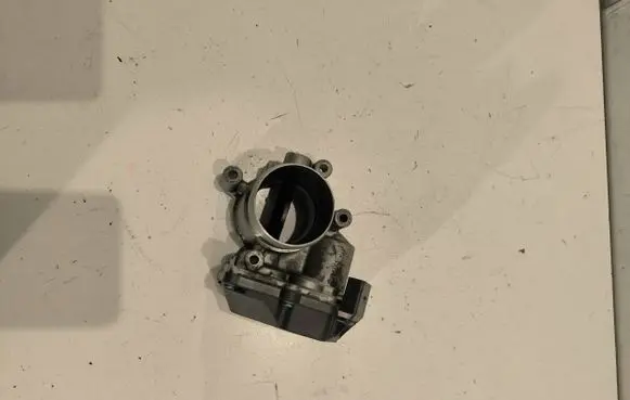 Volkswagen Golf V Throttle valve A2C83024600 A2C59512935 2104160140