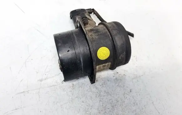 Volkswagen Touran I Mass air flow meter 074906461B 0281002461