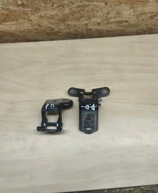 Renault Austral Front door hinge set 
