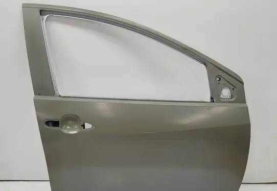 Toyota Yaris XP210 Front door