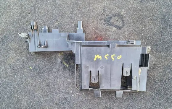 BMW 5 G30 G31 G38 Other engine bay part 7935553 011021030