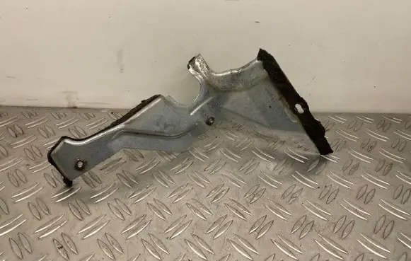 Volvo S80 Other engine bay part 6G9N10B832BE 30760872