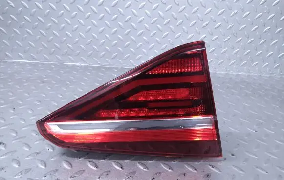 Volkswagen PASSAT B8 USA Tailgate rear/tail lights 561945307C