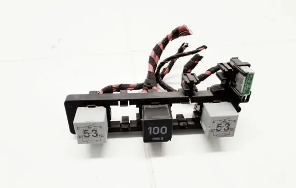 Skoda Superb B6 (3T) Other relay 141951253B 7M0951153A 443937105A
