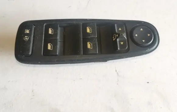 Citroen C4 I Picasso Electric window control switch 96639383ZD
