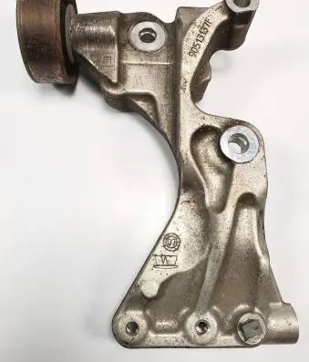 Dodge Nitro Generator/alternator bracket 90513137F