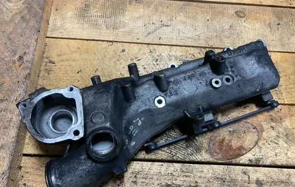 Mercedes-Benz R W251 Intake manifold LF00051
