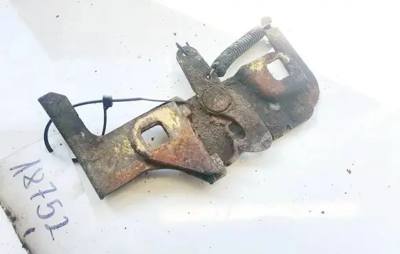 Engine bonnet/hood lock/catch