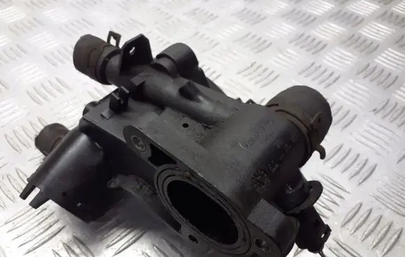 Skoda Fabia Mk1 (6Y) Thermostat/thermostat housing 032121111CG