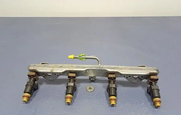 Honda CR-V Fuel main line pipe 