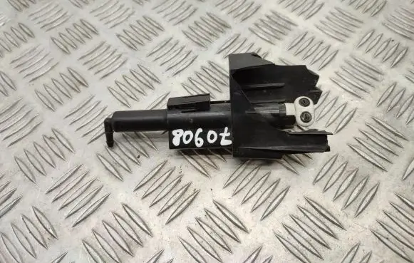 Nissan Qashqai Headlight washer spray nozzle
