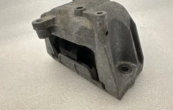 Audi A3 S3 8P Engine mount bracket 1K0199262