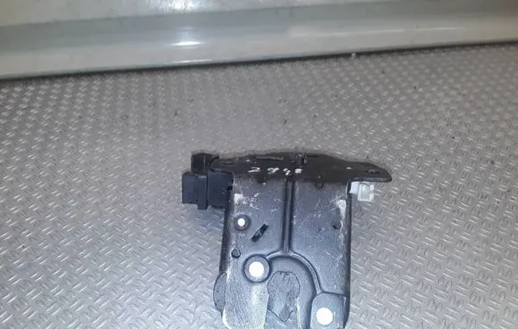 Audi A4 S4 B7 8E 8H Tailgate/trunk/boot lock/catch/latch 8P4827505B