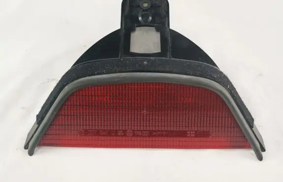 BMW 5 E39 Third/center stoplight 8360568